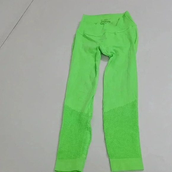 SHEFIT Seamless Neon Green Leggings - Picture 3 of 9